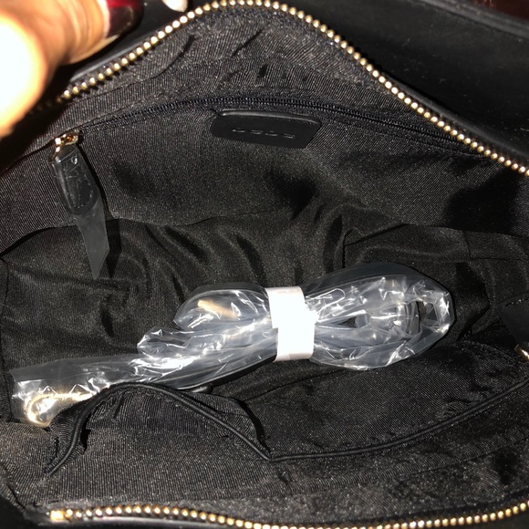 Basket weave tote by bebe - Picture 5 of 9